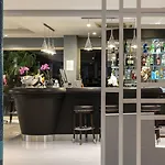 Juliana 4*