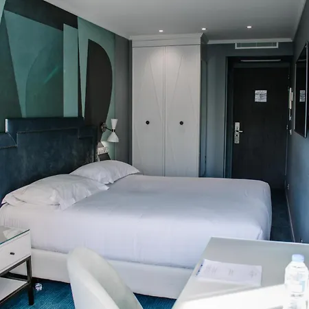Palace**** Hotel 4*